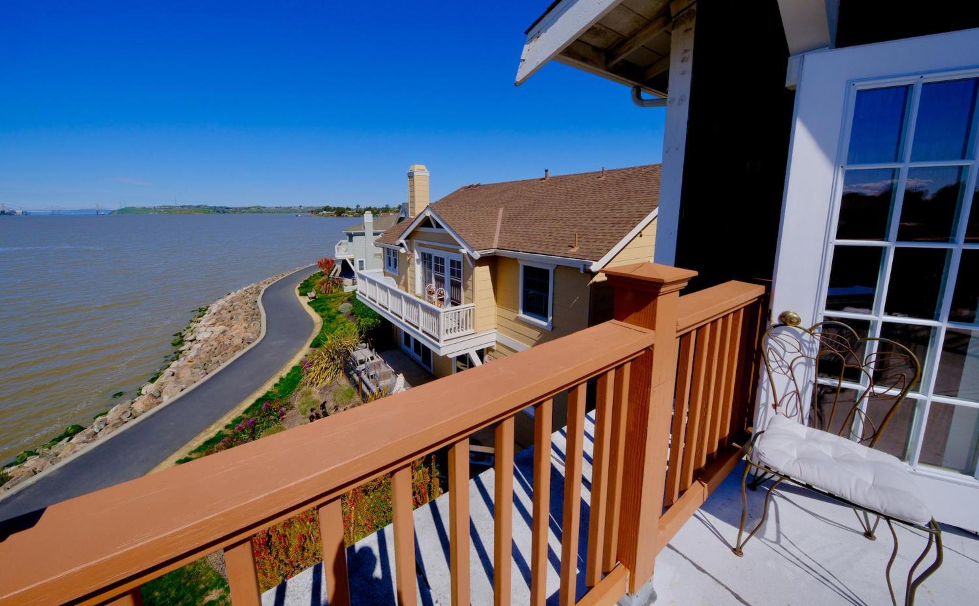 Shorelight Inn Benicia Bagian luar foto
