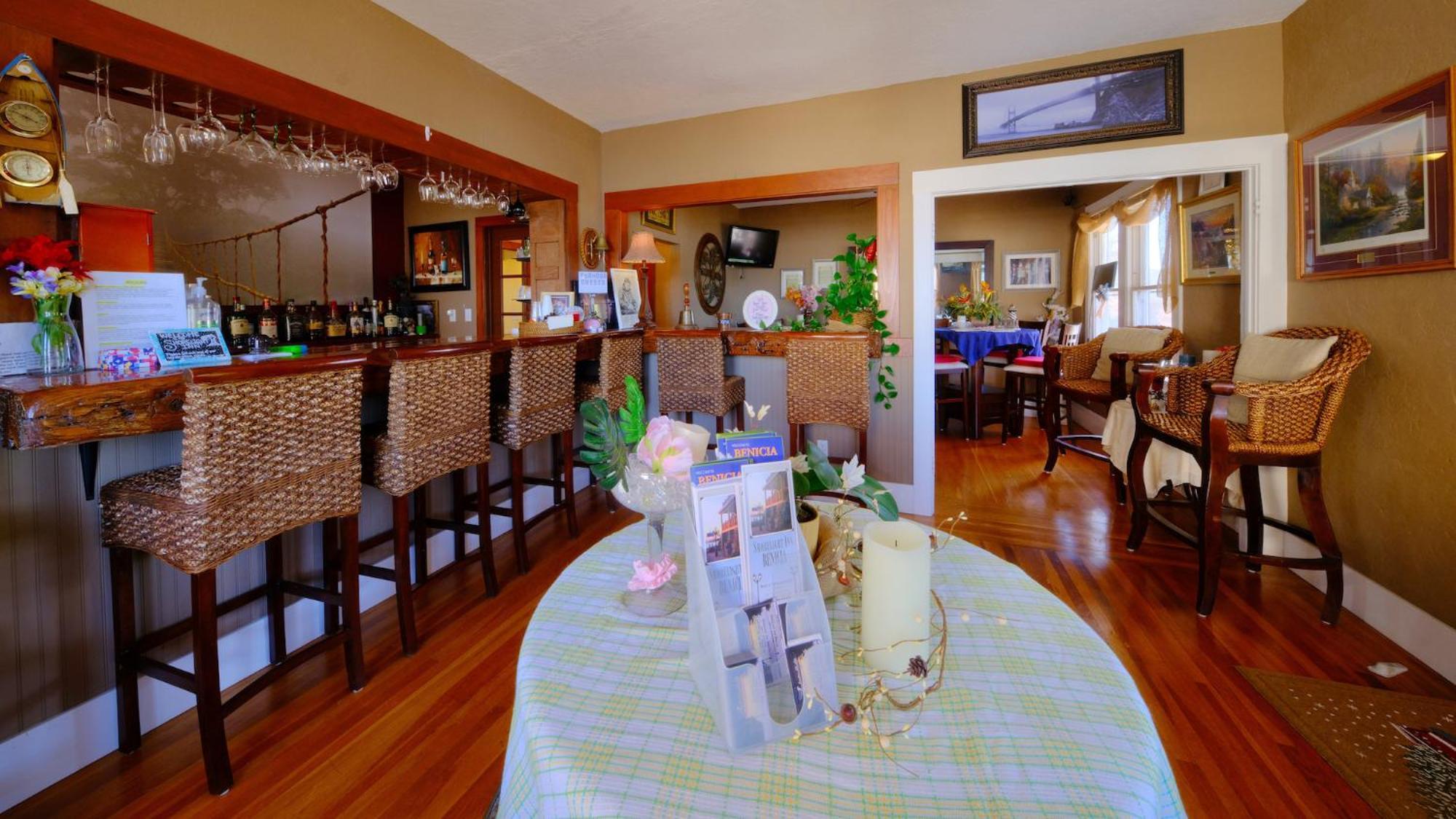 Shorelight Inn Benicia Bagian luar foto