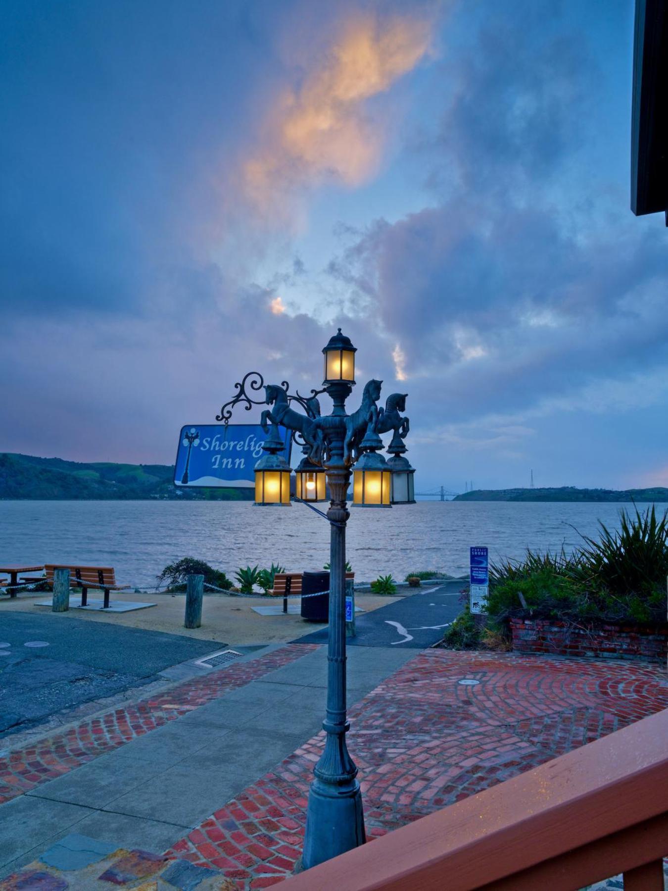 Shorelight Inn Benicia Bagian luar foto