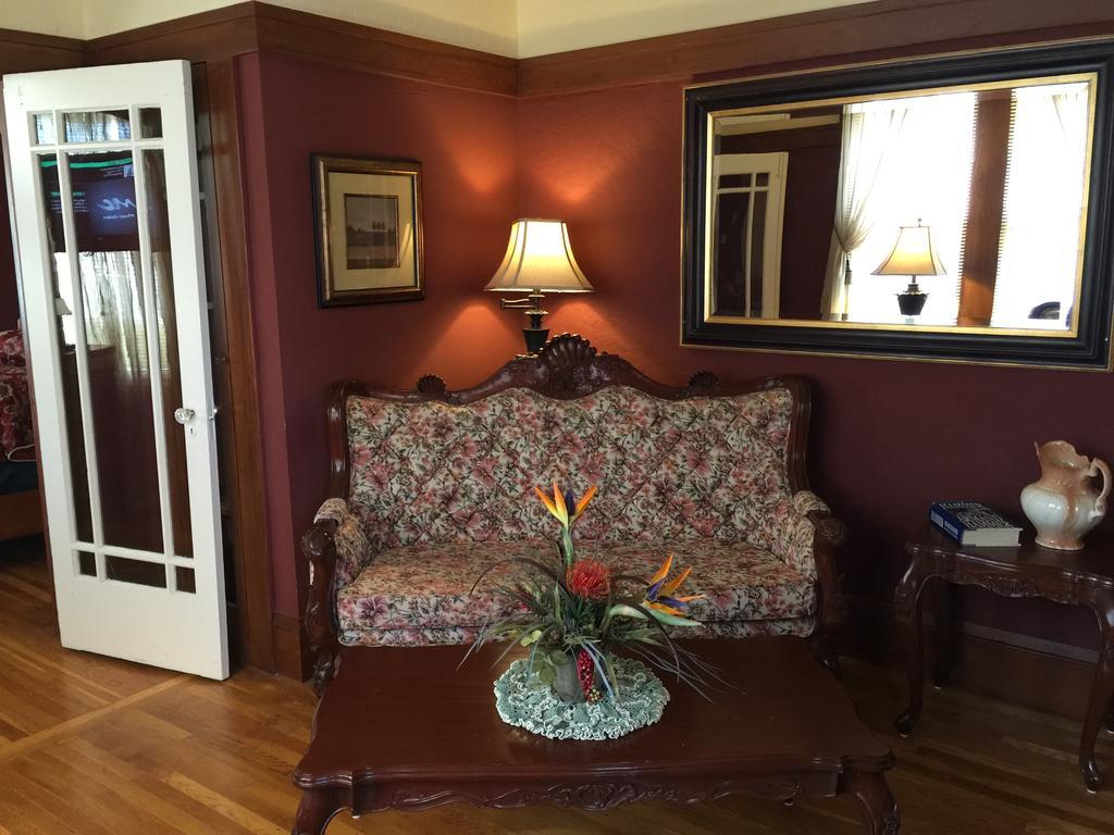Shorelight Inn Benicia Bagian luar foto