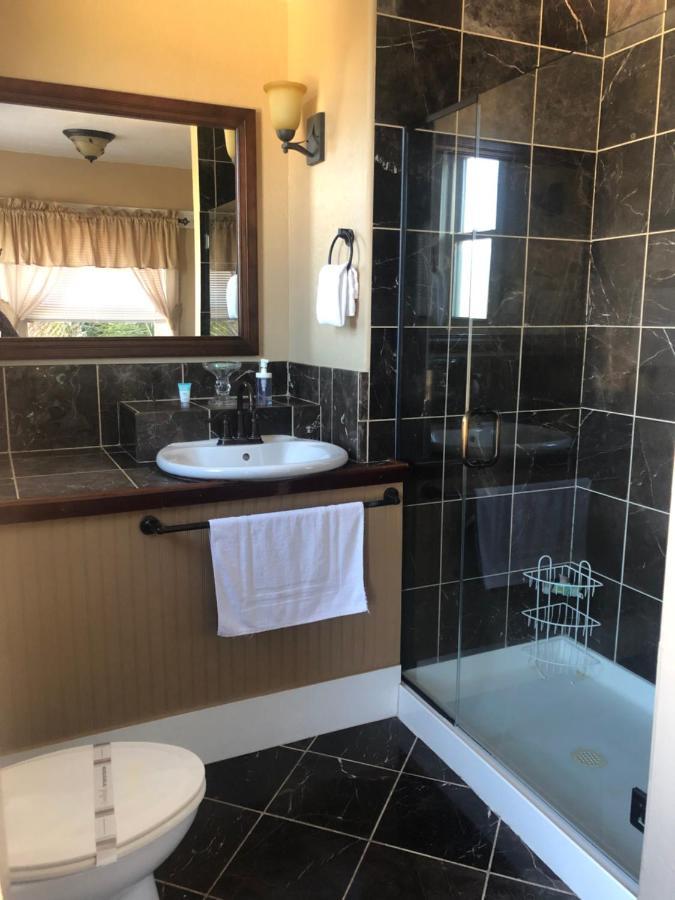 Shorelight Inn Benicia Bagian luar foto